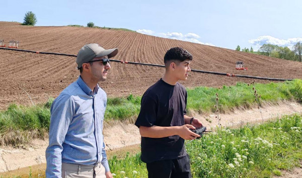 Dron Teknolojisi ile Tarımsal İlaçlama Uygulaması Gerçekleştirildi